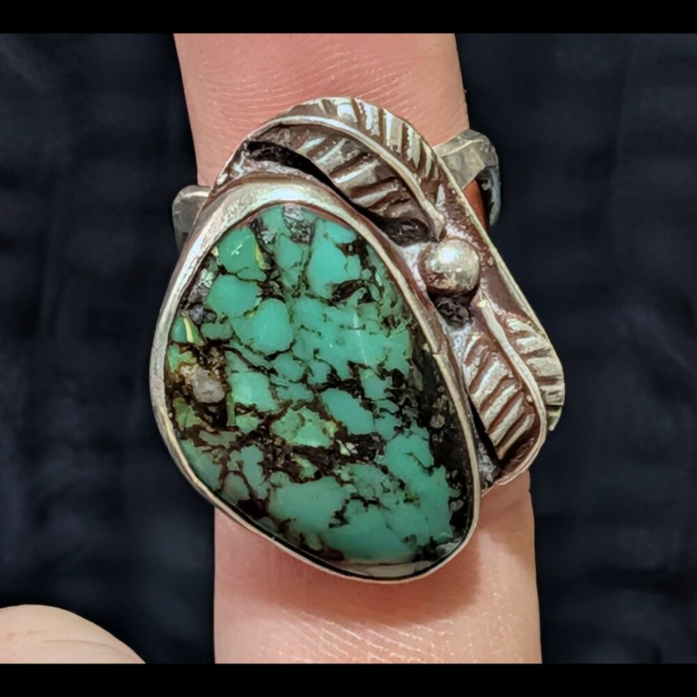 WOW Sz 10 Spiderweb 1970s NAVAJO Native American Turquoise Sterling Silver Ring